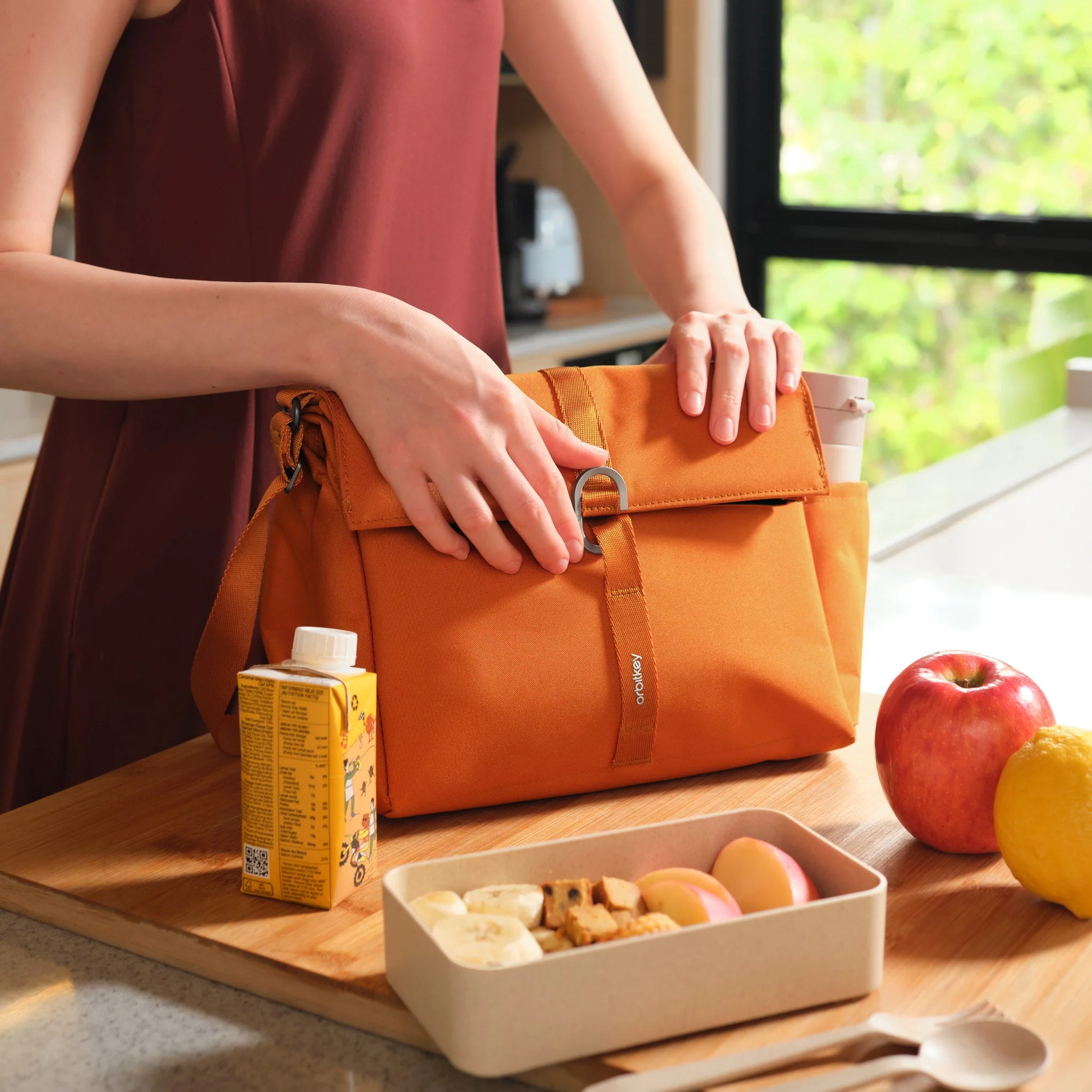 Insulated Lunch Bag Plus (8L) - Image 4